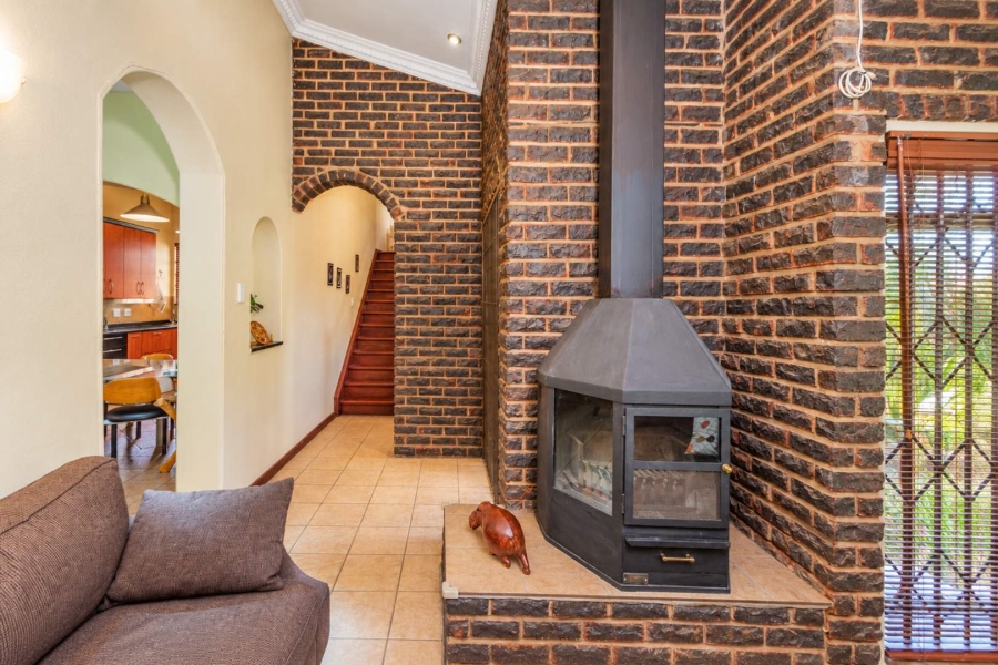 5 Bedroom Property for Sale in Schoemansville North West